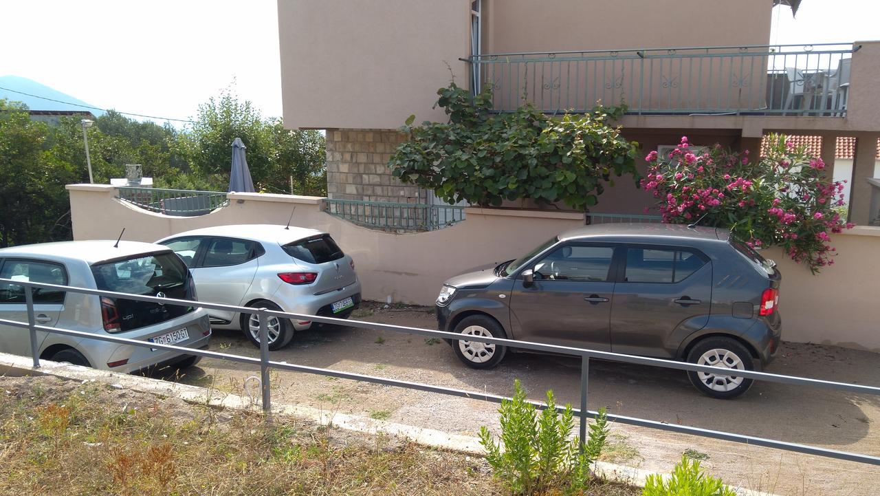 Apartments Mila Krimovica Exterior foto